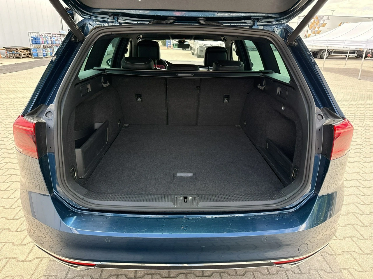 Volkswagen Passat - Zdjęcie 16