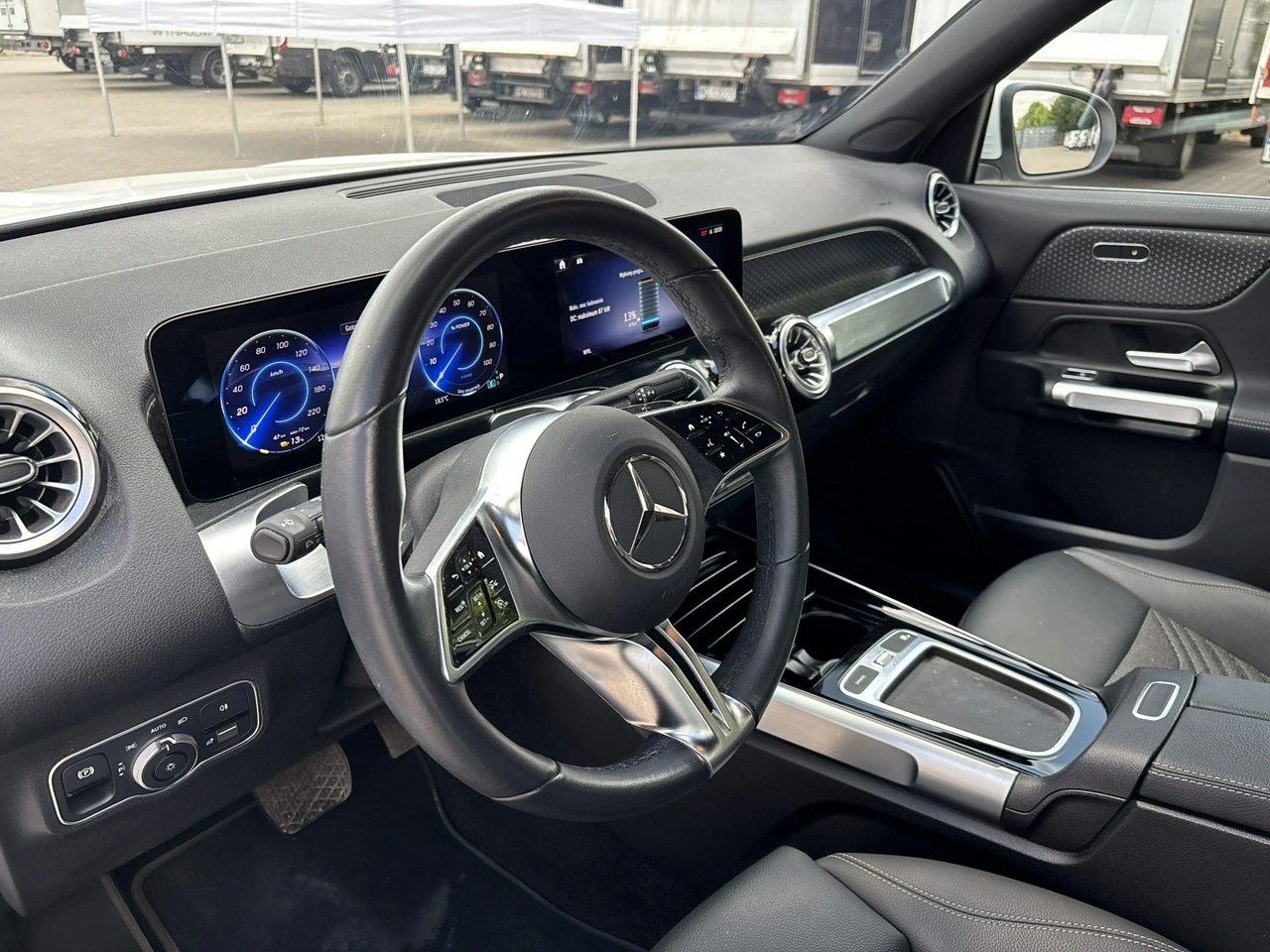 Mercedes EQB - Zdjęcie 11