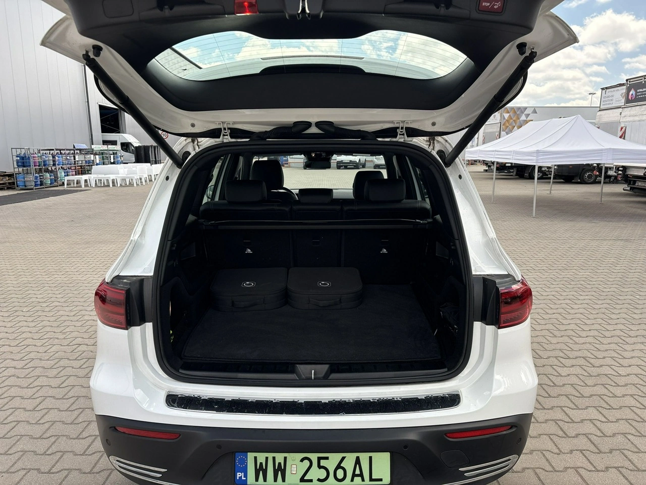 Mercedes EQB - Zdjęcie 14