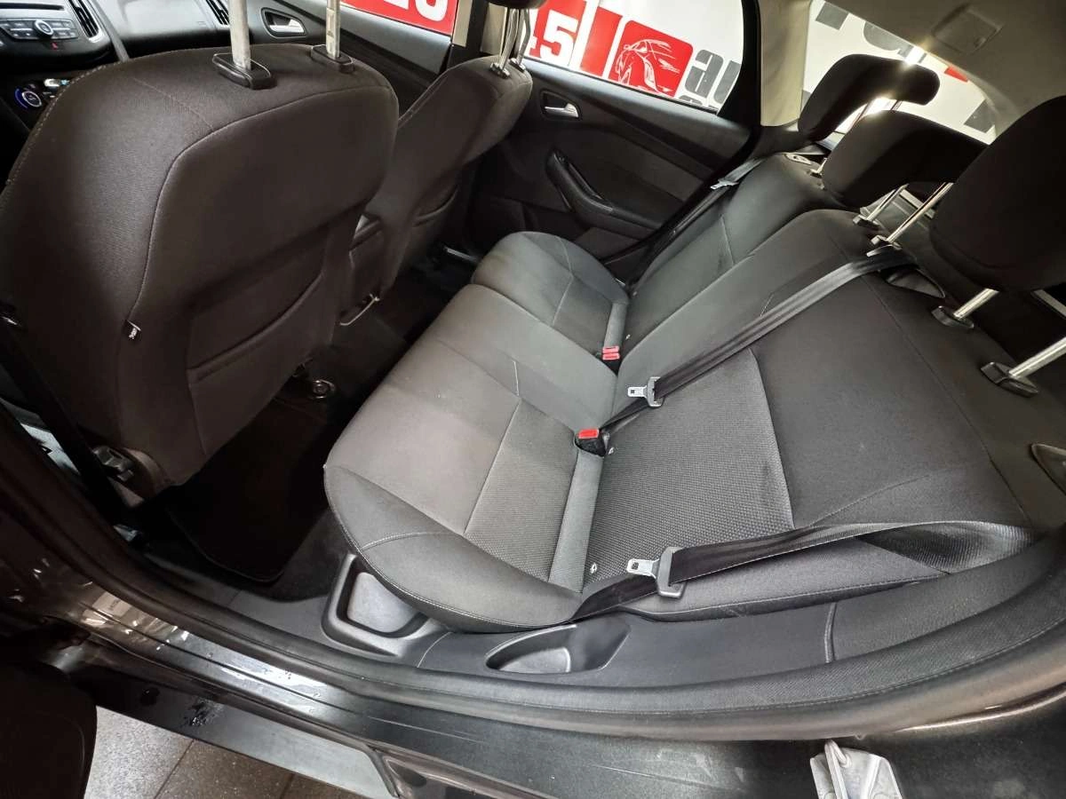 Ford Focus - Zdjęcie 32