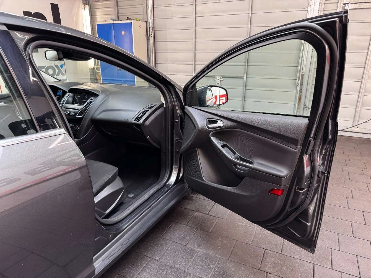 Ford Focus - Zdjęcie 37