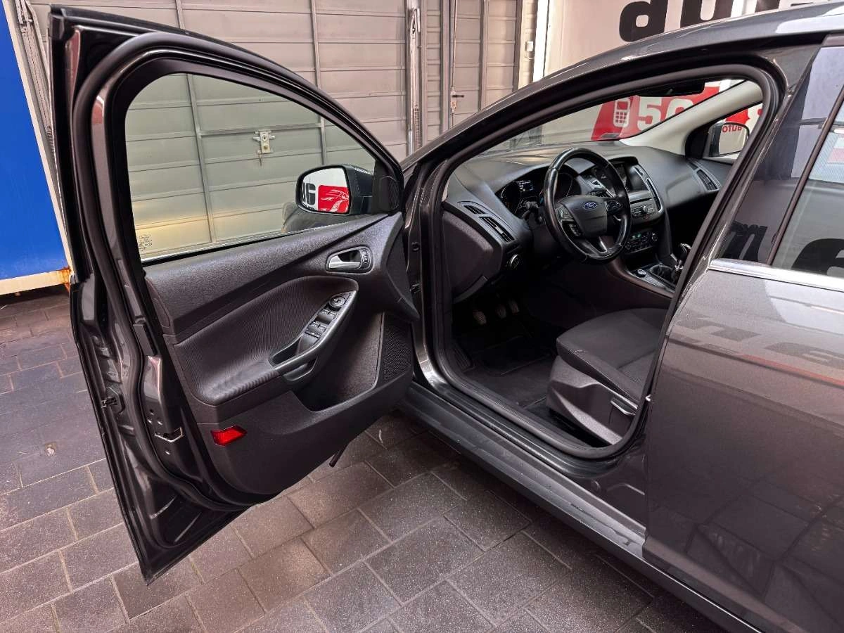 Ford Focus - Zdjęcie 19
