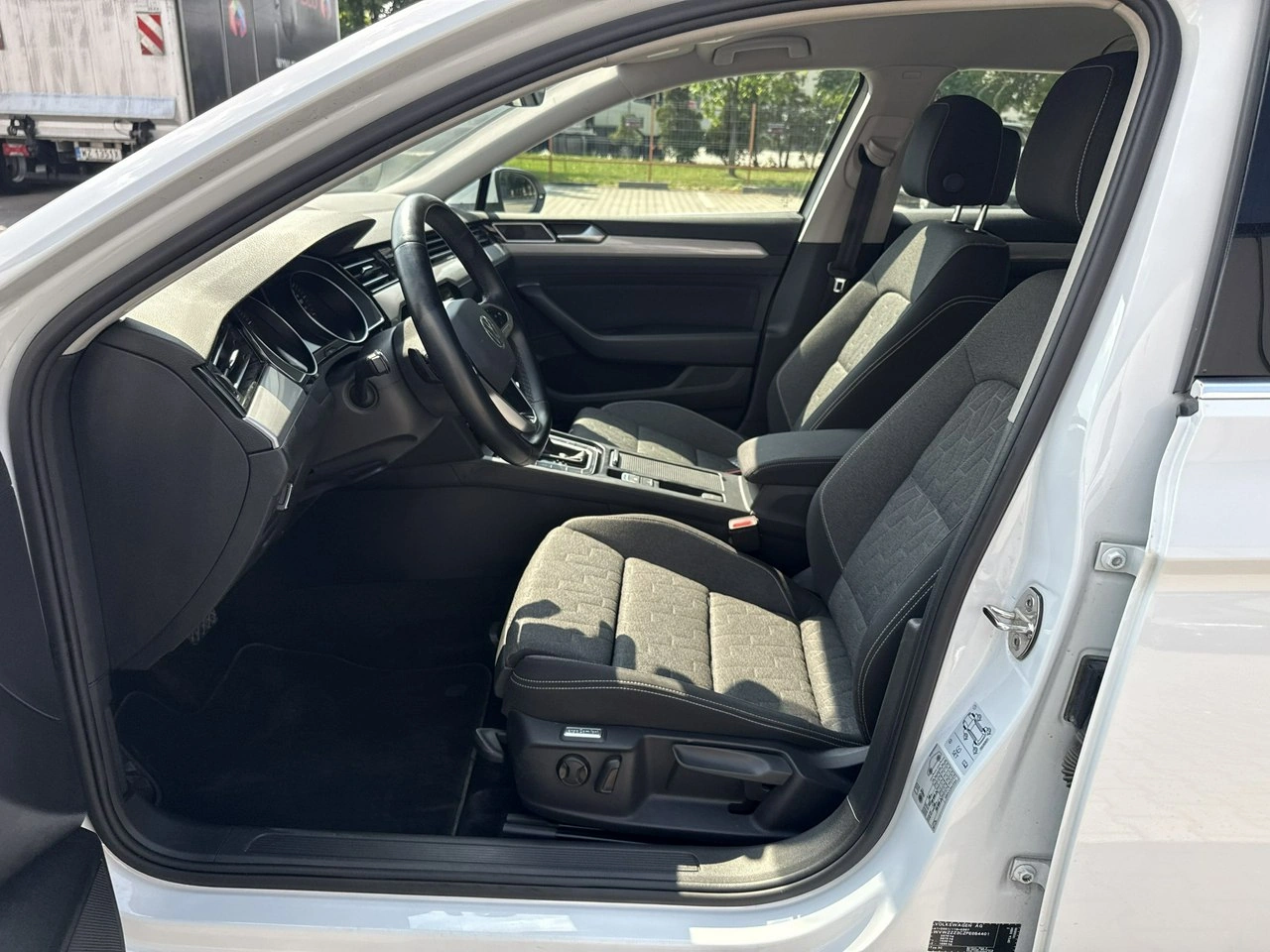 Volkswagen Passat - Zdjęcie 10
