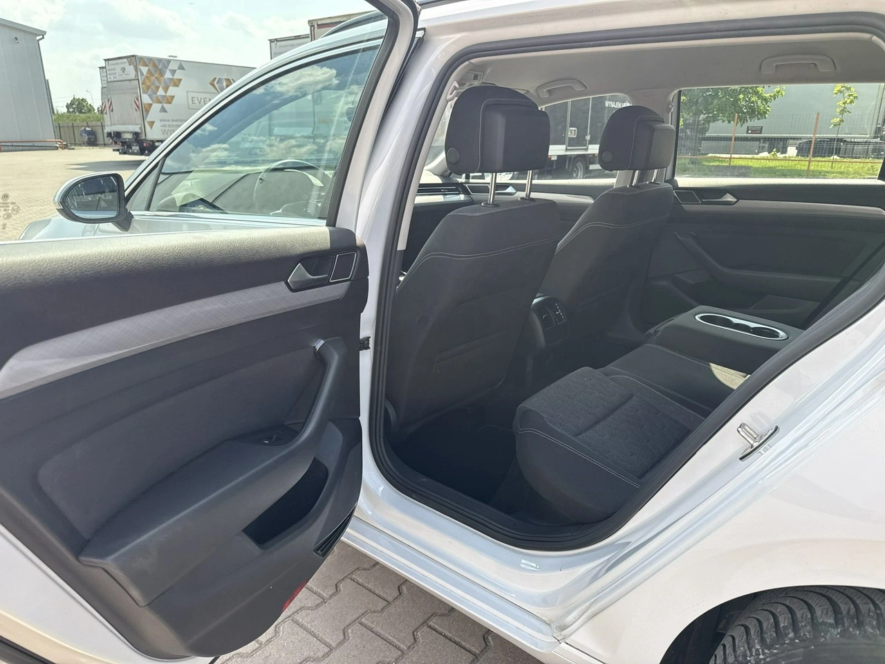 Volkswagen Passat - Zdjęcie 13