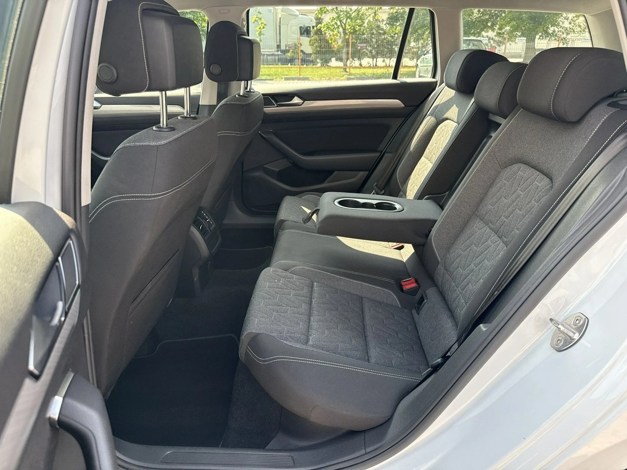 Volkswagen Passat - Zdjęcie 14