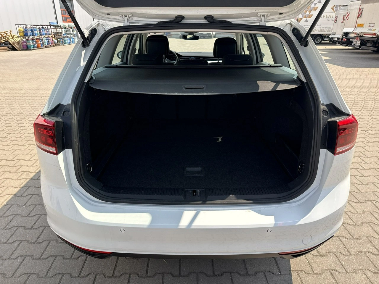 Volkswagen Passat - Zdjęcie 15