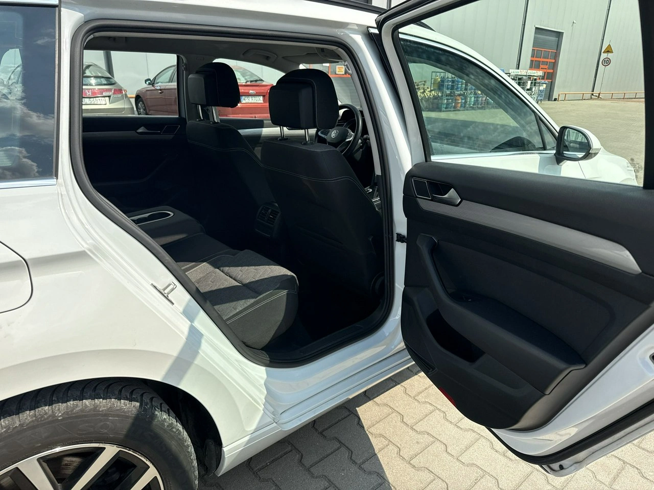 Volkswagen Passat - Zdjęcie 16