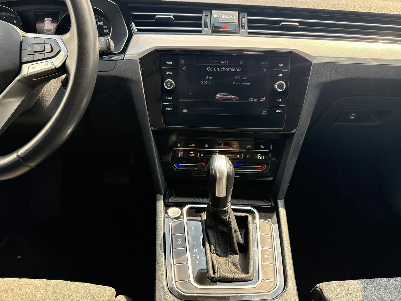 Volkswagen Passat - Zdjęcie 22