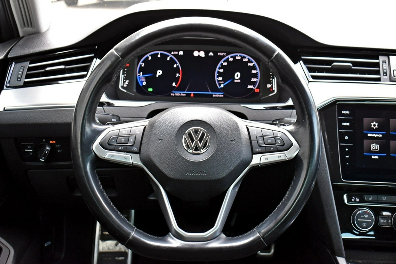 Volkswagen Passat - Zdjęcie 15