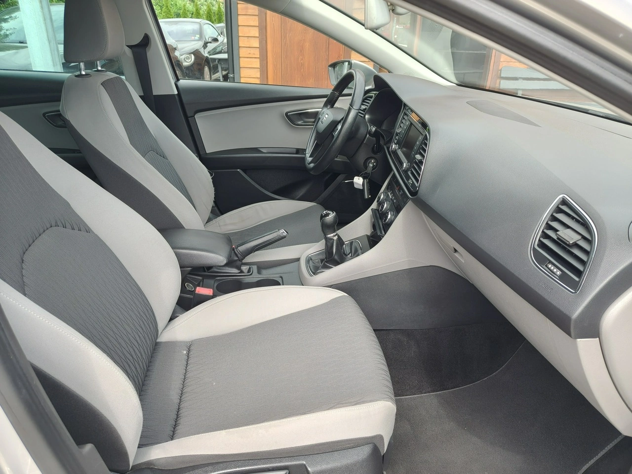 Seat Leon - Zdjęcie 13