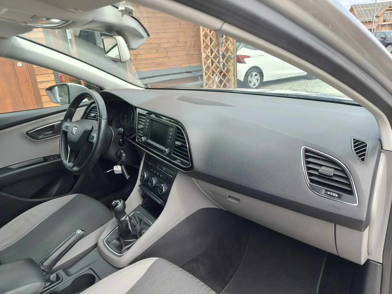 Seat Leon - Zdjęcie 18