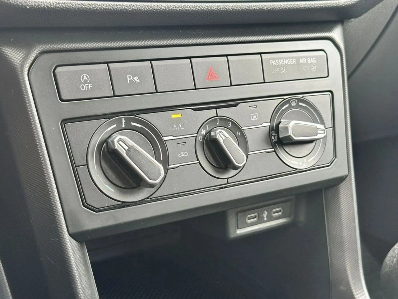 Volkswagen T-Cross - Zdjęcie 33