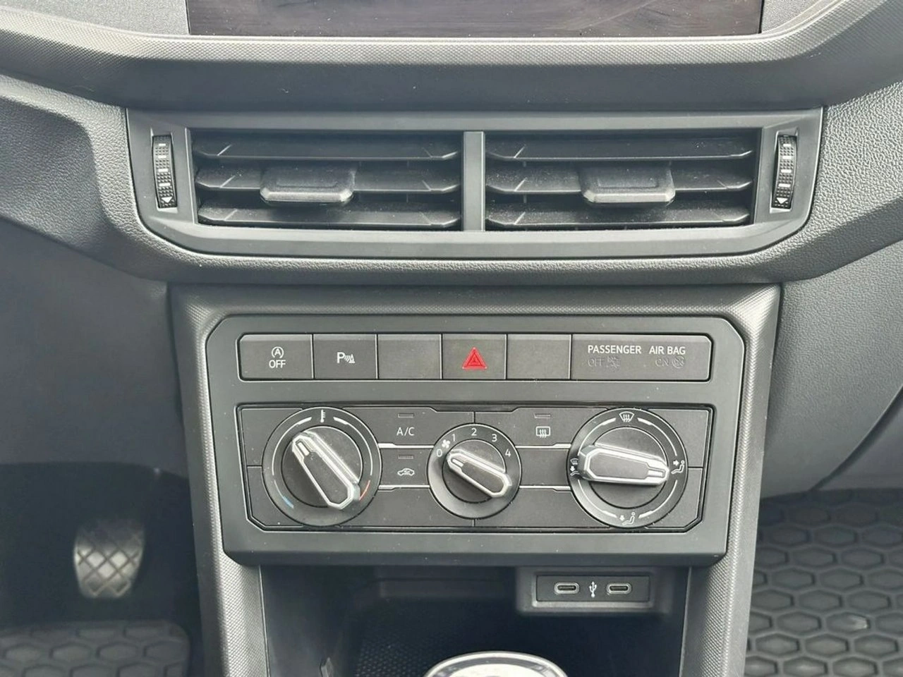 Volkswagen T-Cross - Zdjęcie 34