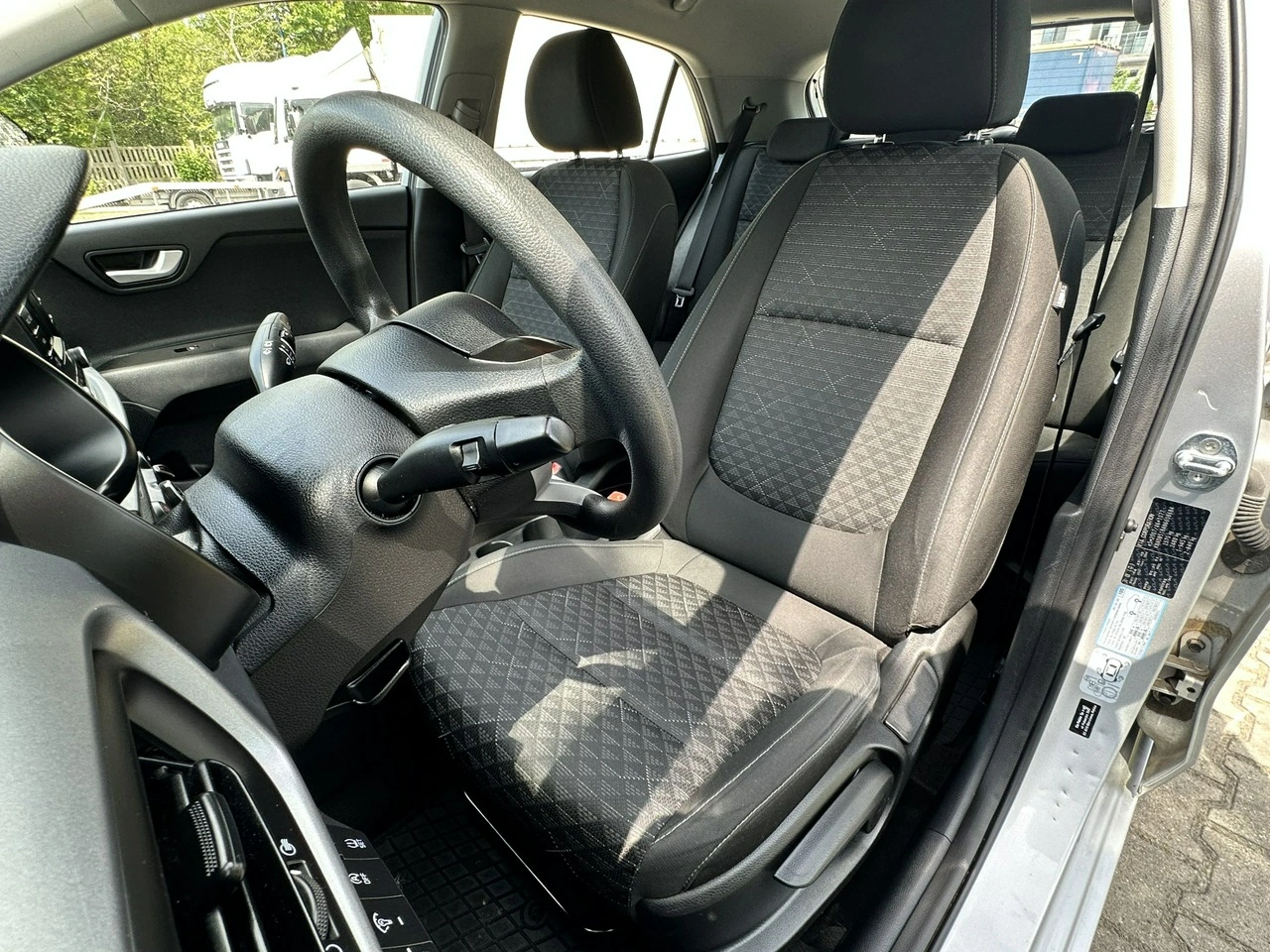 Kia Rio - Zdjęcie 15