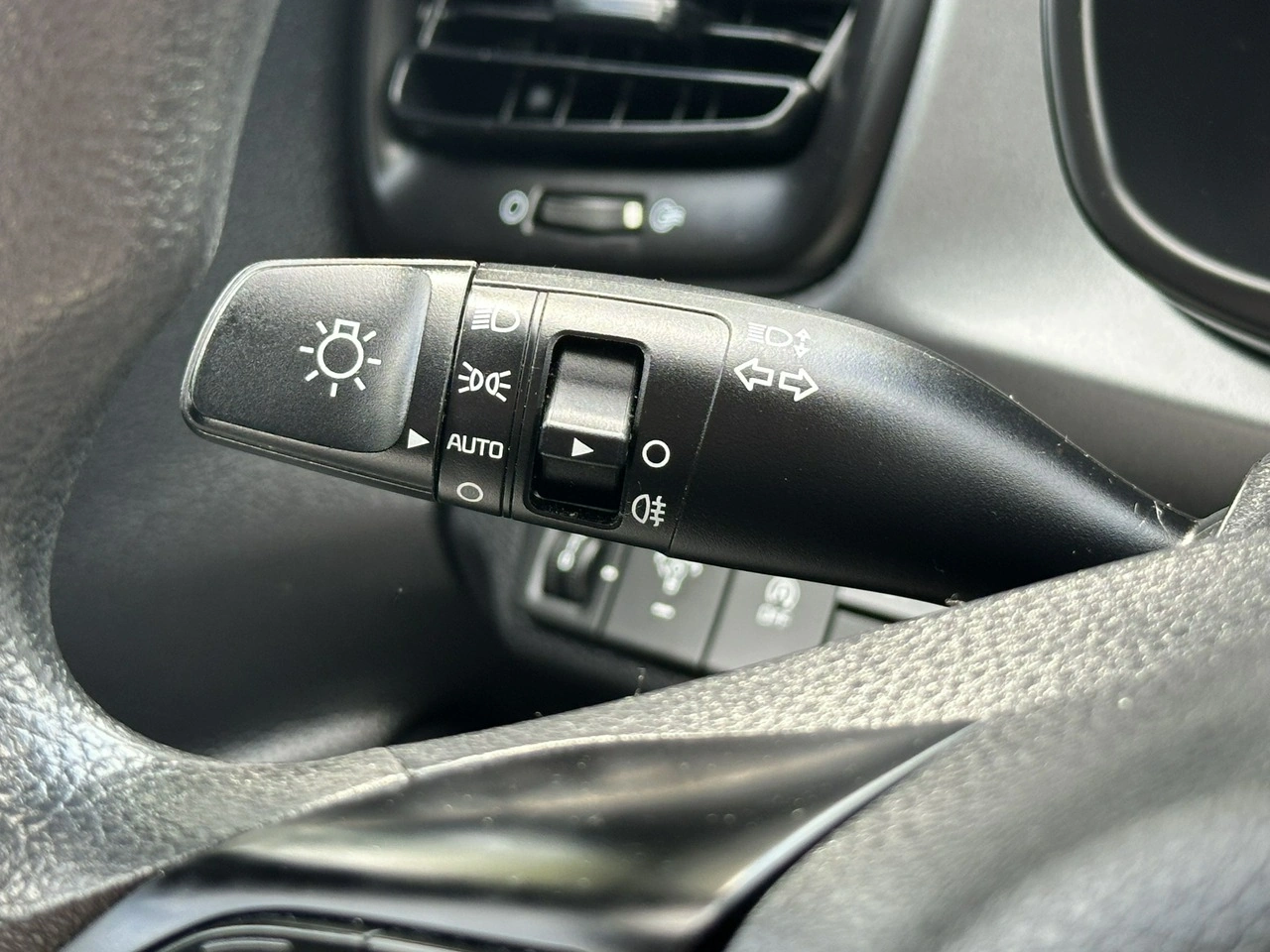 Kia Rio - Zdjęcie 23