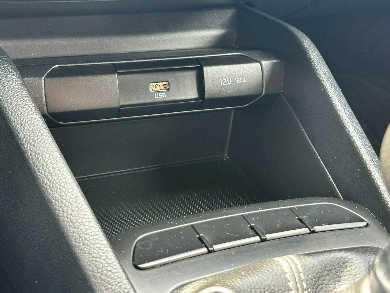 Kia Rio - Zdjęcie 30