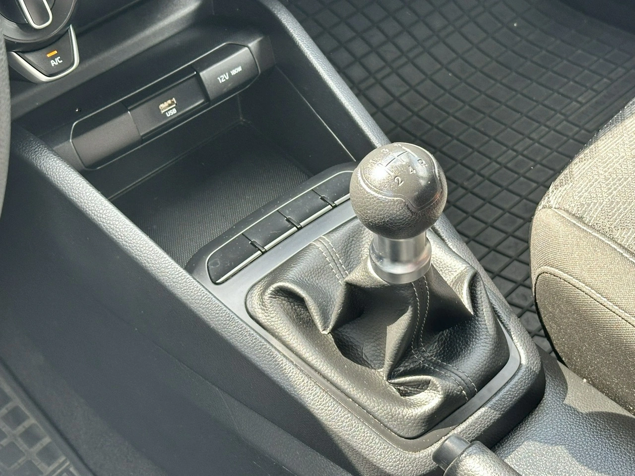 Kia Rio - Zdjęcie 31