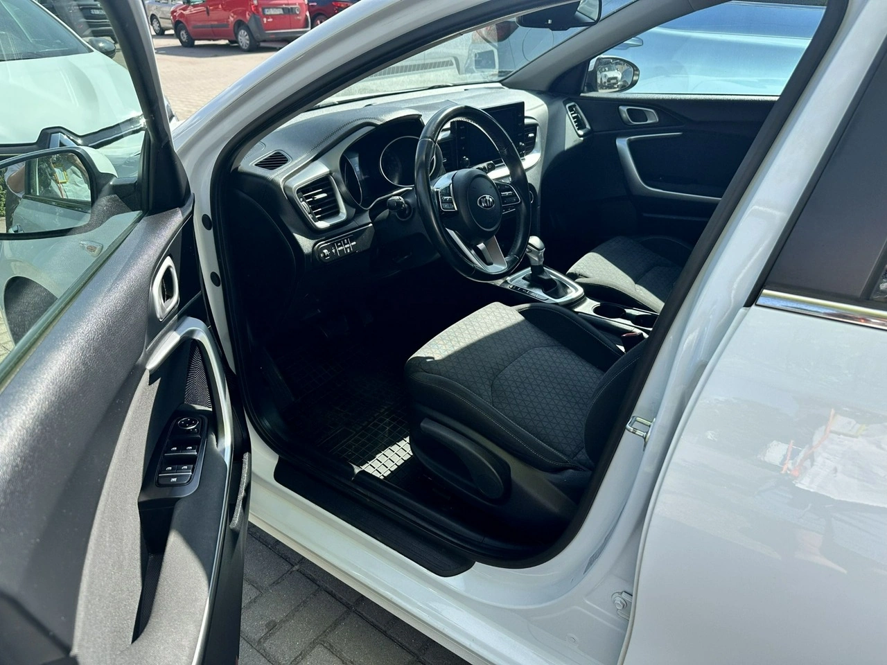 Kia Ceed - Zdjęcie 15