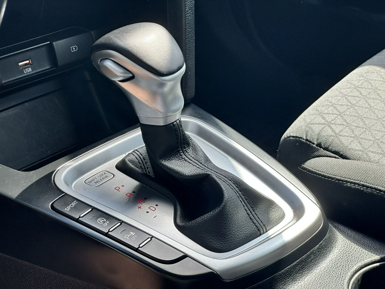 Kia Ceed - Zdjęcie 35