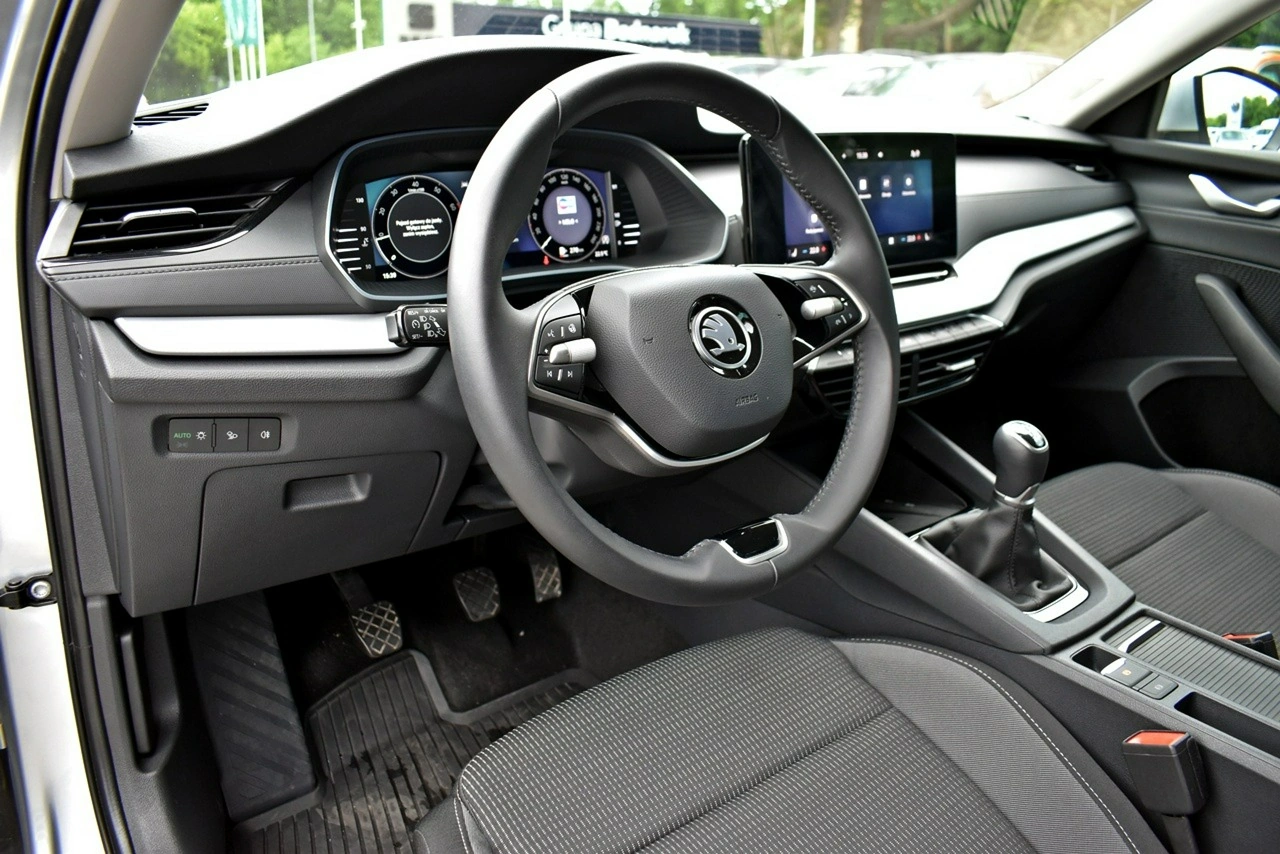 Skoda Octavia - Zdjęcie 9