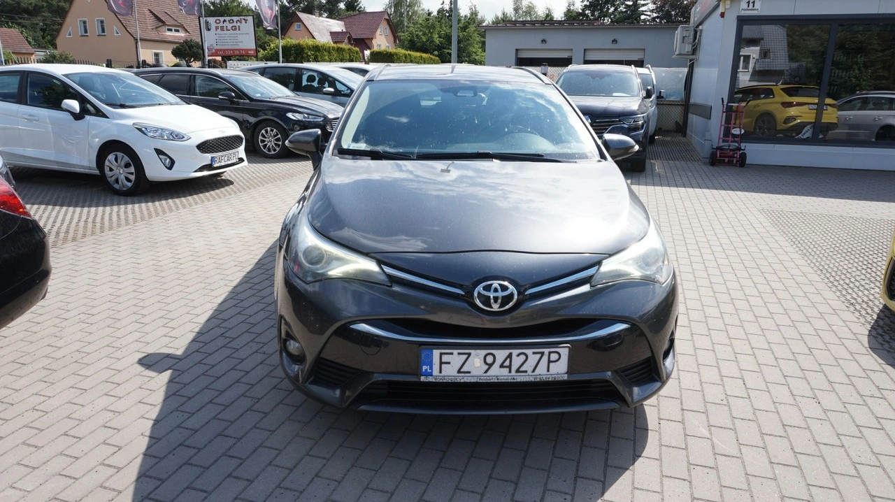 Toyota Avensis - Zdjęcie 1