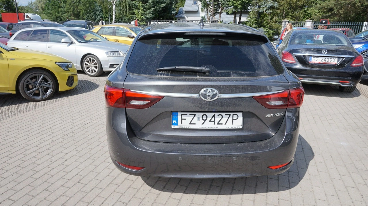 Toyota Avensis - Zdjęcie 5