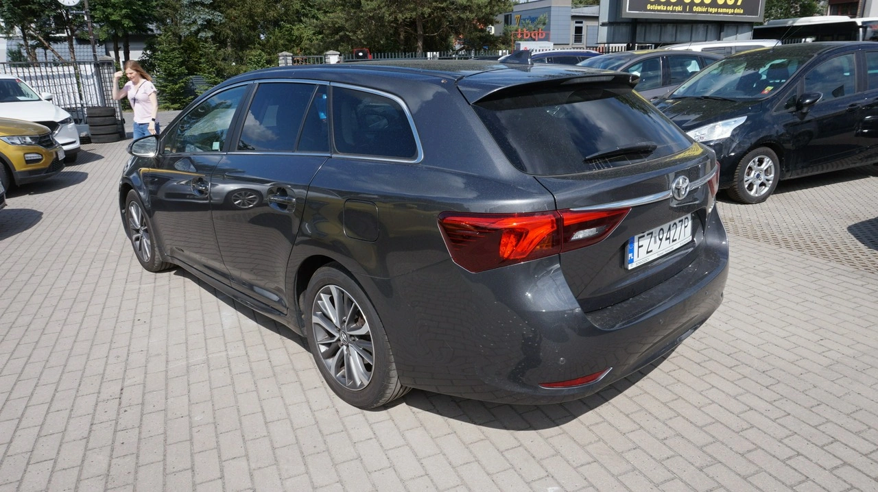 Toyota Avensis - Zdjęcie 6