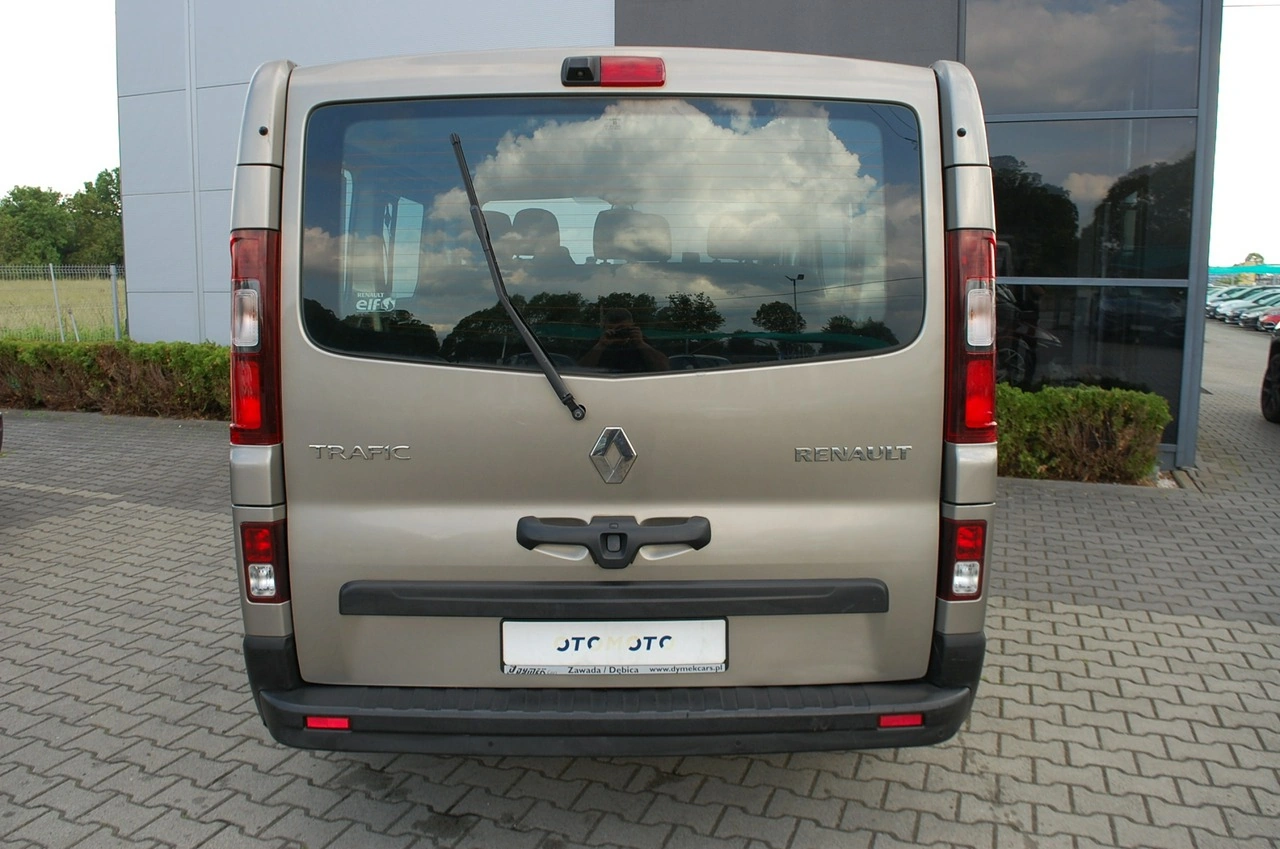 Renault Trafic - Zdjęcie 12