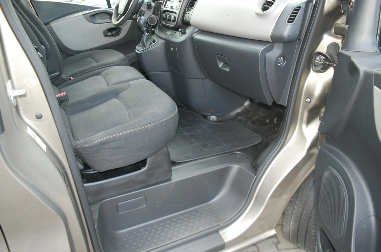 Renault Trafic - Zdjęcie 24