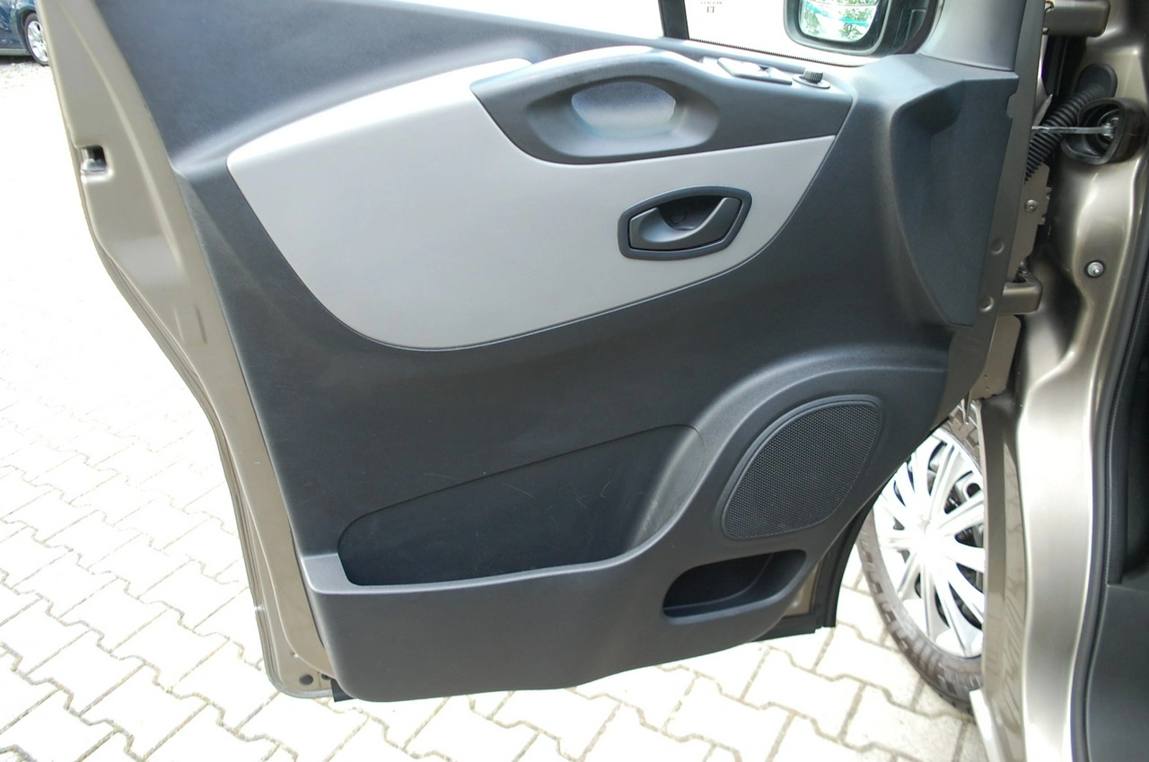 Renault Trafic - Zdjęcie 27