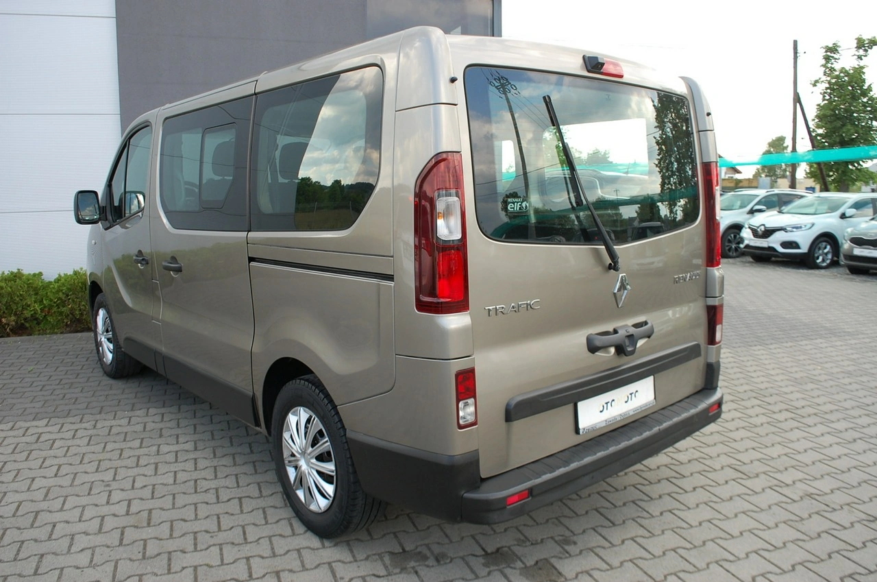Renault Trafic - Zdjęcie 2