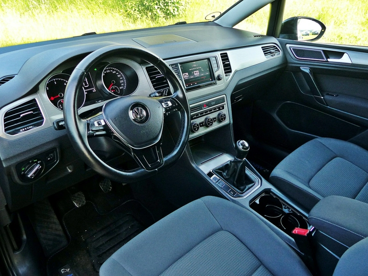 Volkswagen Golf Sportsvan - Zdjęcie 18