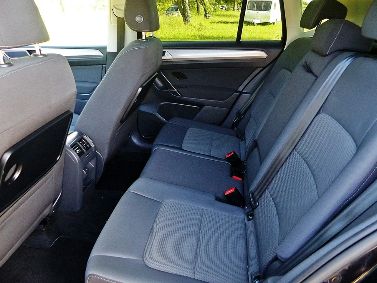 Volkswagen Golf Sportsvan - Zdjęcie 22