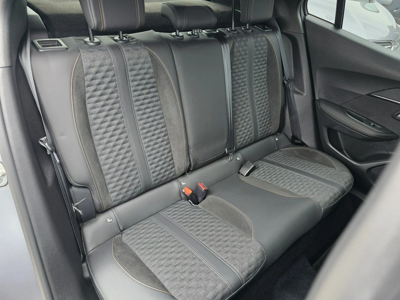 Peugeot 2008 - Zdjęcie 18