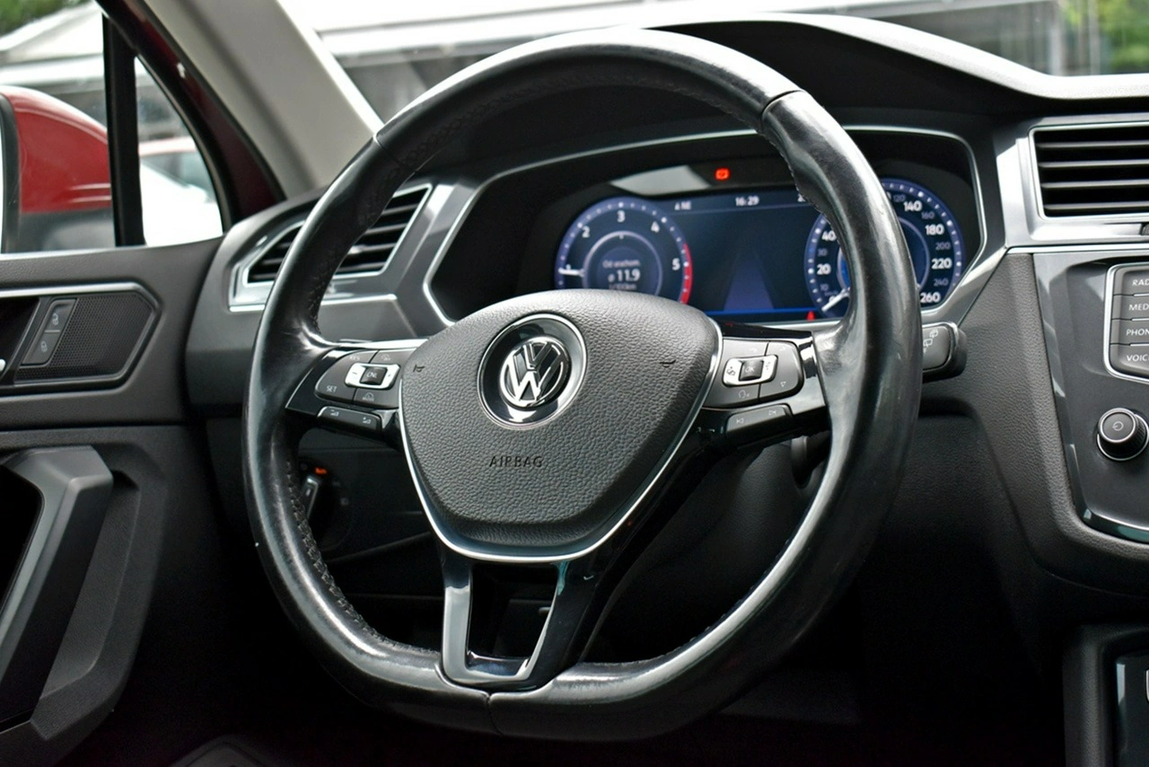 Volkswagen Tiguan - Zdjęcie 17