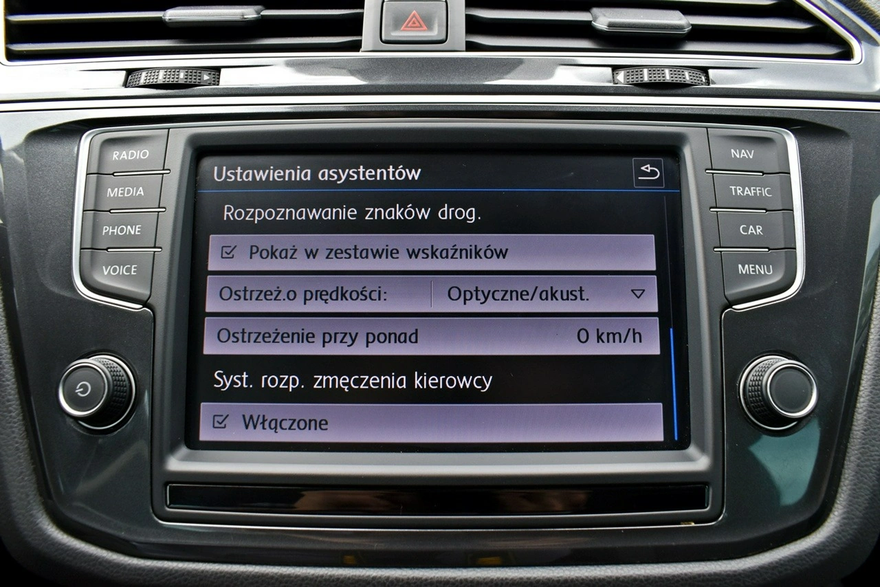 Volkswagen Tiguan - Zdjęcie 22