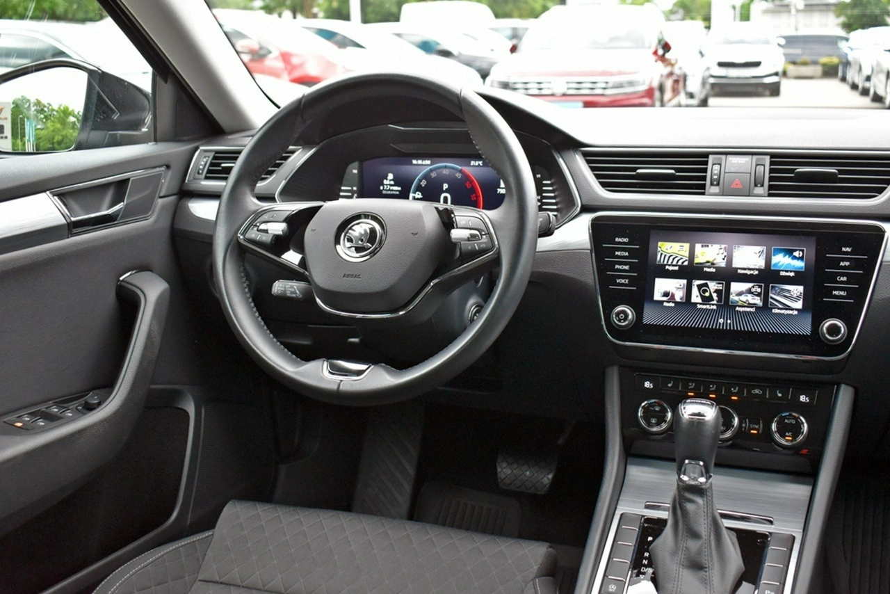 Skoda Superb - Zdjęcie 17