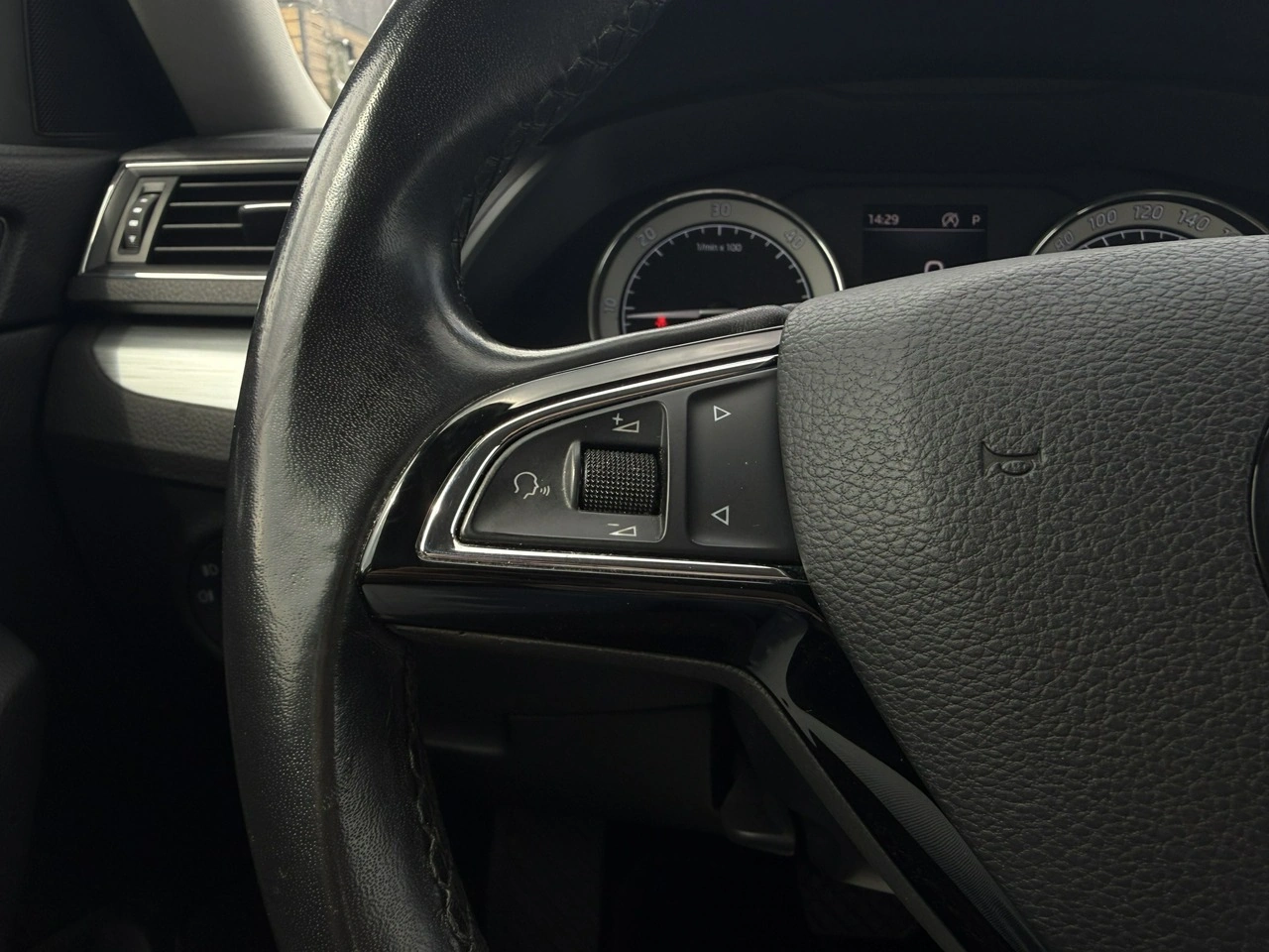 Skoda Superb - Zdjęcie 17