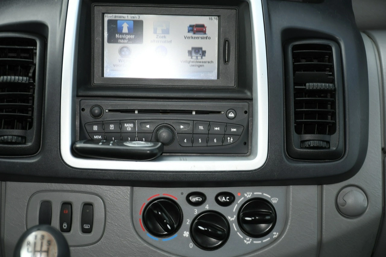 Renault Trafic - Zdjęcie 23