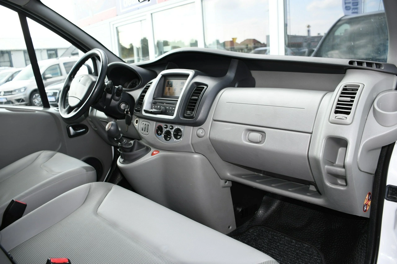 Renault Trafic - Zdjęcie 24