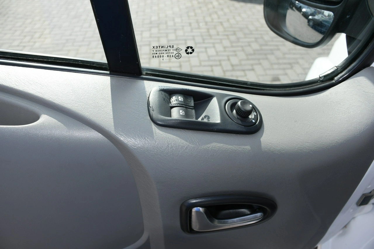 Renault Trafic - Zdjęcie 30