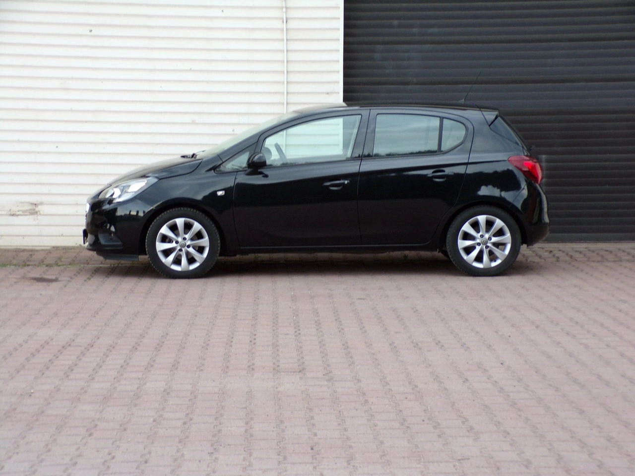 Opel Corsa - Zdjęcie 9