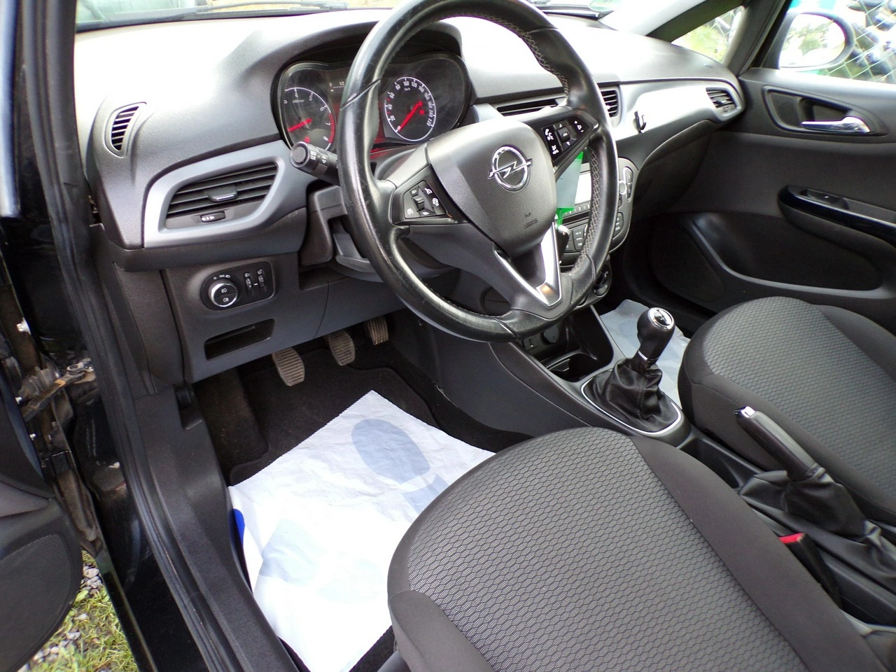 Opel Corsa - Zdjęcie 23