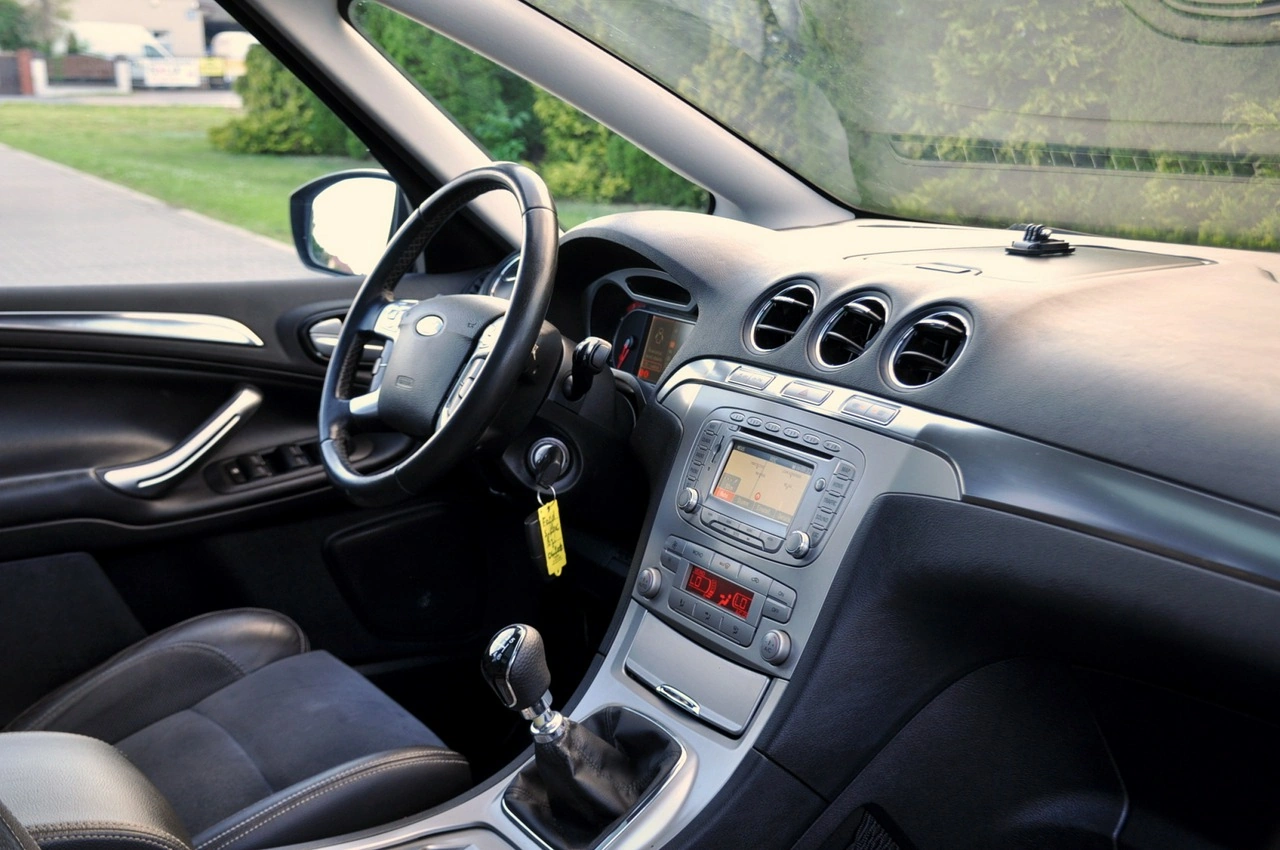 Ford S-Max - Zdjęcie 17
