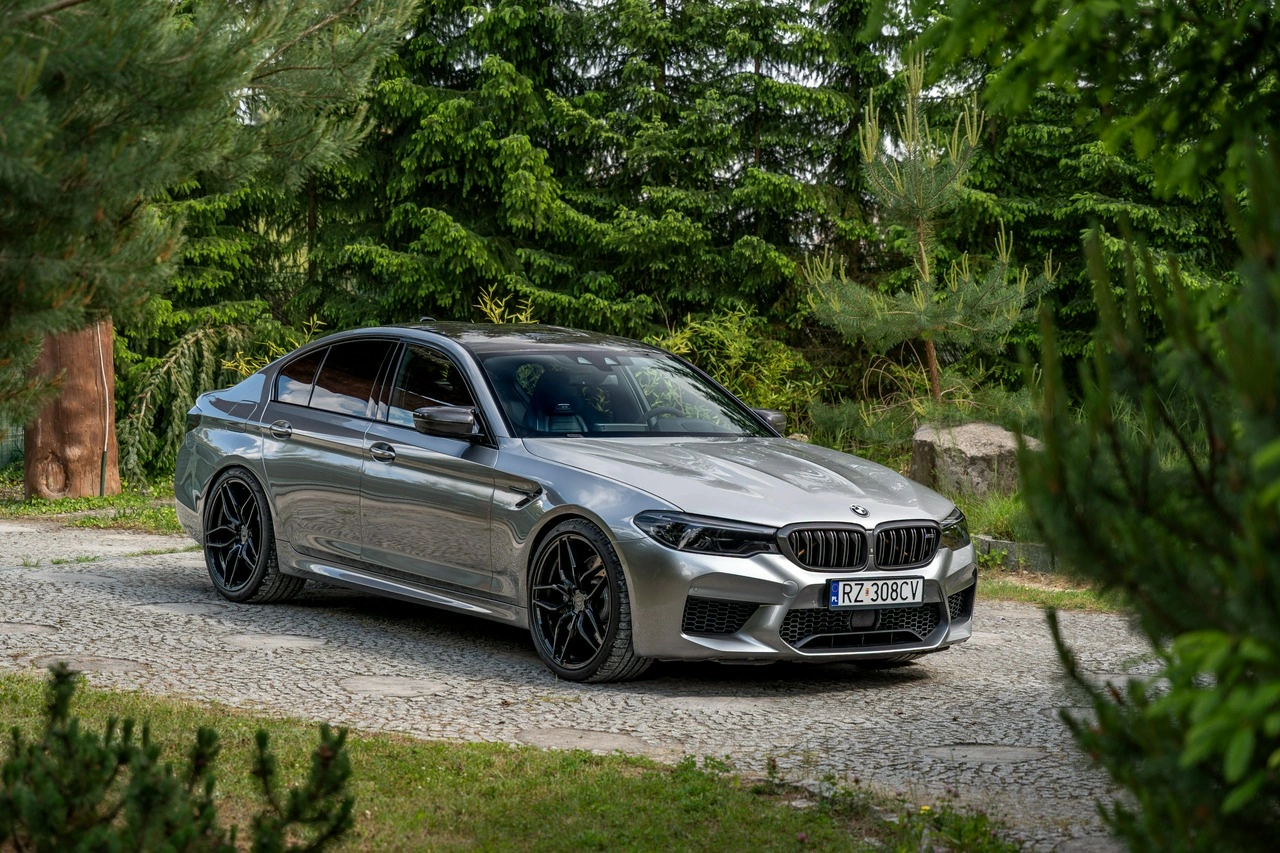 BMW M5 - Główne zdjęcie