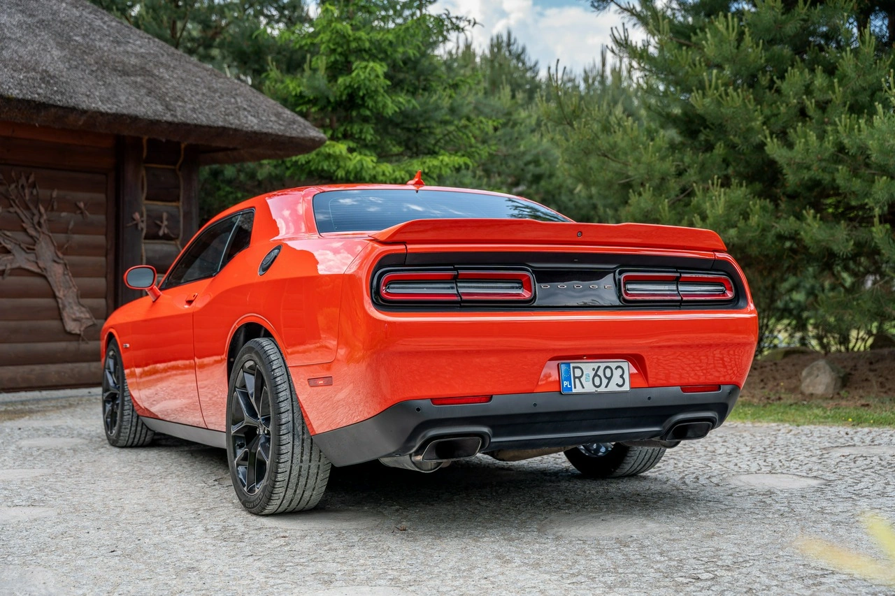 Dodge Challenger - Zdjęcie 10