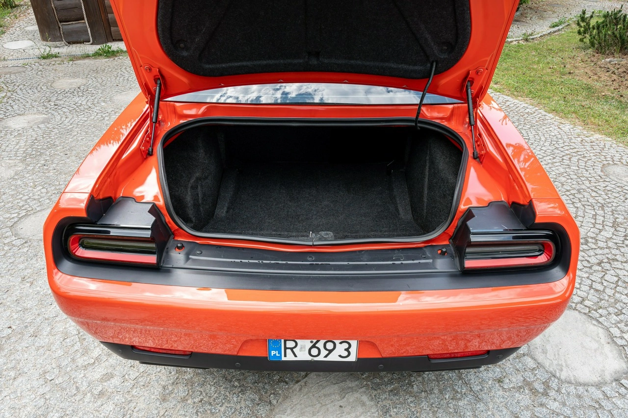 Dodge Challenger - Zdjęcie 34