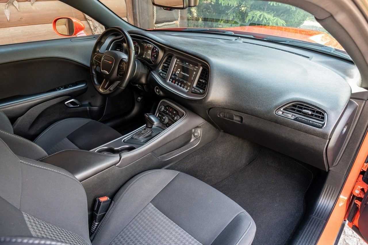 Dodge Challenger - Zdjęcie 40