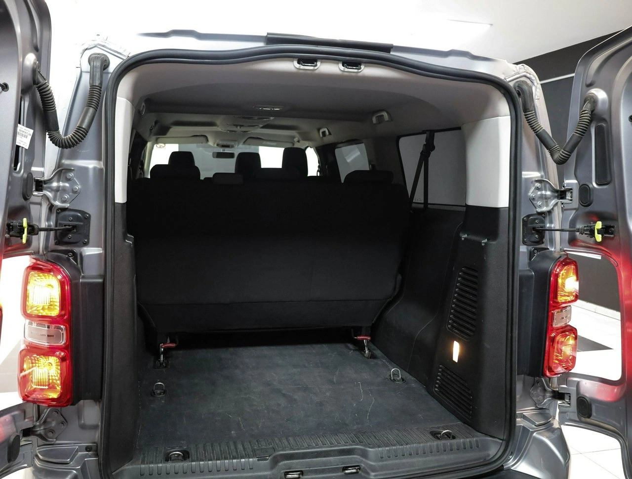 Opel Vivaro - Zdjęcie 17