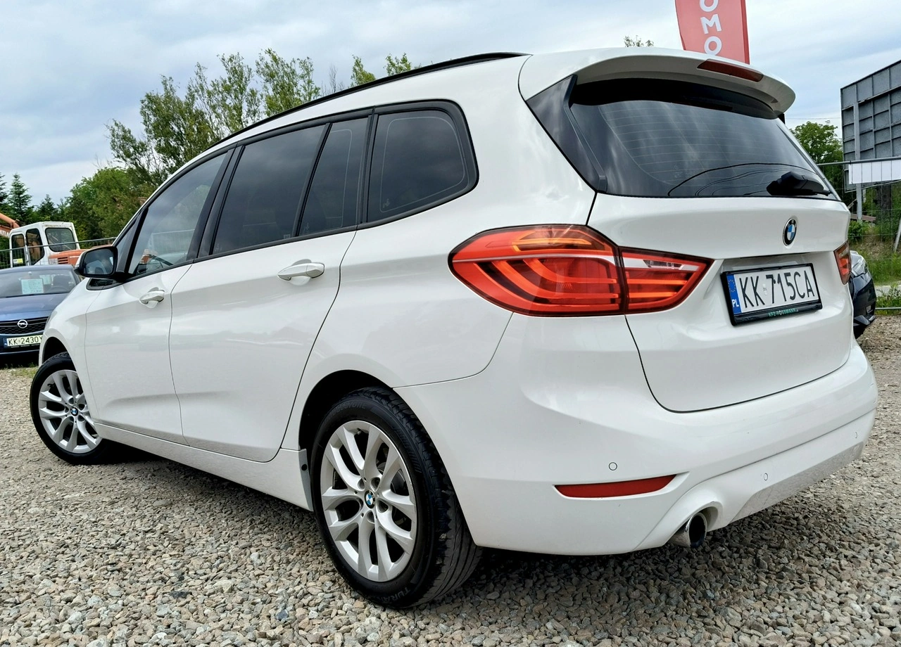 BMW 216 - Zdjęcie 1
